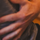 Unwohlsein: Hand auf dem Bauch; Bild: Michael Schnell