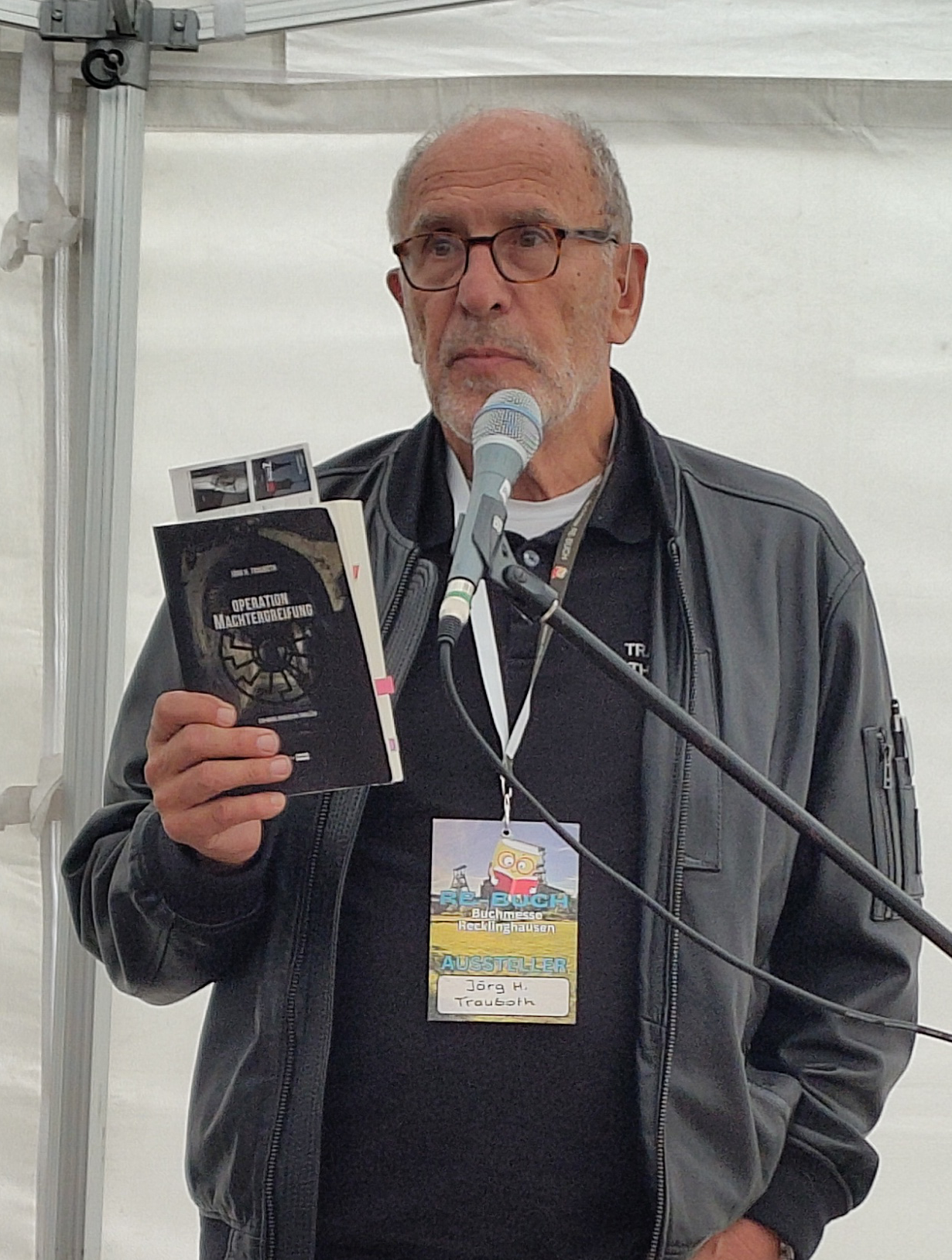 Jörg H. Trauboth bei seiner Lesung auf der 3. Buchmesse RE-Buch in Herten am 26.09.2026